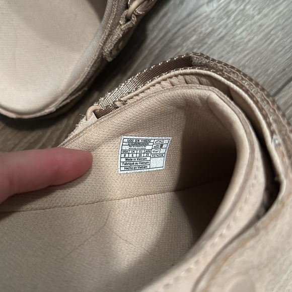 UGG Goldenstar Clog - Picture 2 of 5